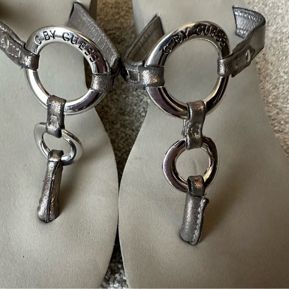 G by Guess Silver Metallic 3 Inch Wedge Sandals ? 8 or 9 No Size Tag - Picture 9 of 9
